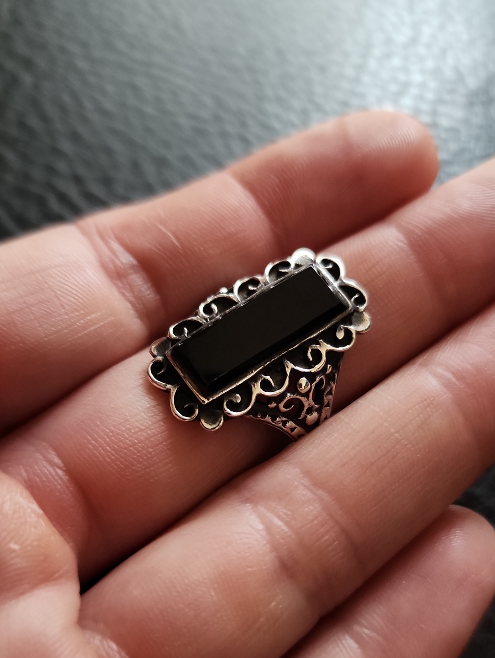 Vintage Sterling & Onyx Stone Ring - Size 10
